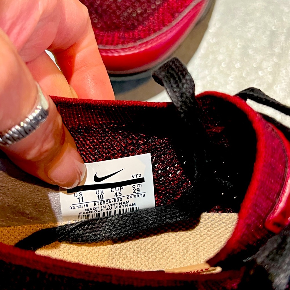 Brand new with out box, nike airmax maroon